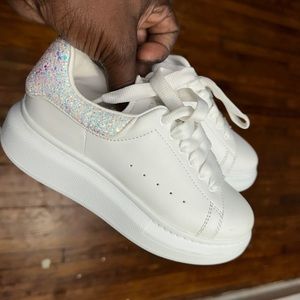 Kids Alexander McQueens Unisex Worn Once Size (32) Us 1 Comes with Box